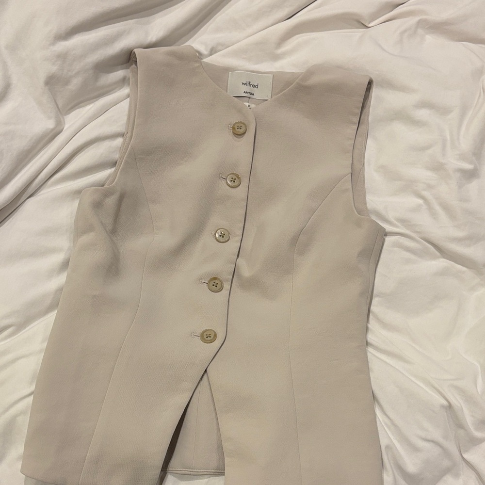 Wilfred Light Beige Regal Vest